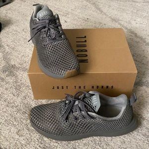 NOBULL MESH RUNNER 
CONCRETE 10.5 size